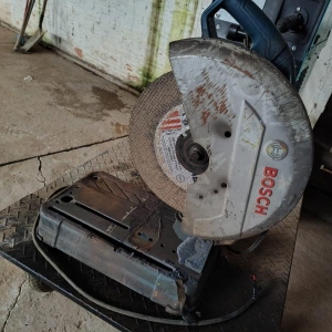 LOTE 014 - Máquina de serra de bancada