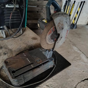 LOTE 014 - Máquina de serra de bancada