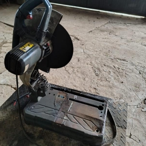 LOTE 014 - Máquina de serra de bancada