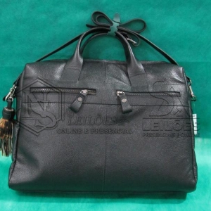 LOTE 006 - 05 (cinco) bolsas em couro