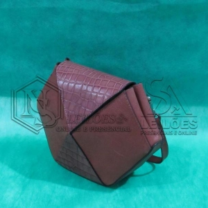 LOTE 006 - 05 (cinco) bolsas em couro