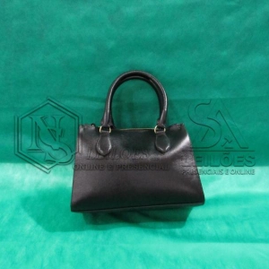 LOTE 012 - 06 (Seis) bolsas femininas em couro