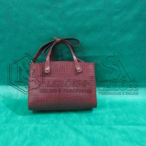 LOTE 012 - 06 (Seis) bolsas femininas em couro