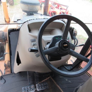 LOTE 015 - Retroescavadeira Case/580 M