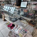 LOTE 002 - Um balcão vitrine