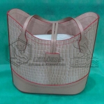 LOTE 001 - 05 (cinco) bolsas em couro