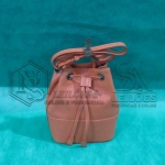 LOTE 002 -  05 (cinco) bolsas em couro