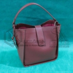 LOTE 005 - 05 (cinco) bolsas em couro