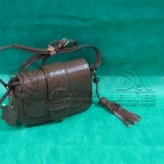 LOTE 005 - 05 (cinco) bolsas em couro