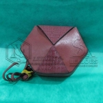 LOTE 006 - 05 (cinco) bolsas em couro