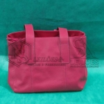 LOTE 008 - 06 (Seis) bolsas femininas em couro.