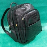 LOTE 008 - 06 (Seis) bolsas femininas em couro.