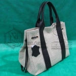 LOTE 010 - 06 (Seis) bolsas femininas em couro