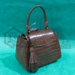 LOTE 010 - 06 (Seis) bolsas femininas em couro
