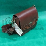 LOTE 012 - 06 (Seis) bolsas femininas em couro