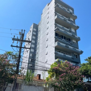 LOTE 002 - Apartamento 1201 e 1301 (triplex), localizado na Rua General Salustiano n°452, Edifício Los Angeles, Canoas/RS. Área privativa de 412m². Matrícula n° 42.011 do Registro de Imóveis de Canoas. Avaliado em R$ 2.100.000,00. 1° Leilão.