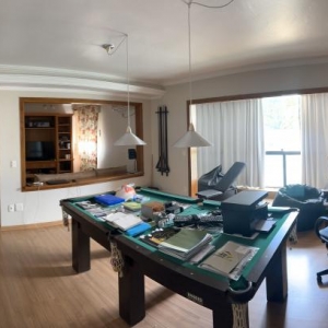 LOTE 004 - Apartamento n° 201, com a área útil de 94,0300m², localizado no Edifício Fabiana Cristina, sito à rua Oscar Chaves Garcia, n° 109, Centro, Lajeado/RS