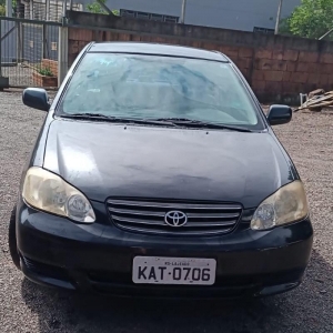 LOTE 010 - Toyota/Corolla XEI 1.8 VVT, placa KAT 0706, preto, ano/modelo 2003