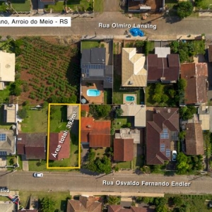 LOTE 013 - Área de 392,00m², contendo casa de alvenaria de 69,82m², situada na Rua Osvando Fernando Endler, nº 429, bairro São Caetano, Arroio do Meio/RS