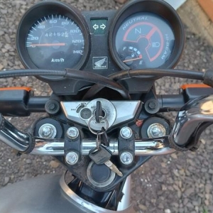 LOTE 019 - Honda/CG 150 Titan ES, placa INK 1172, prata, ano/modelo 2006/2007