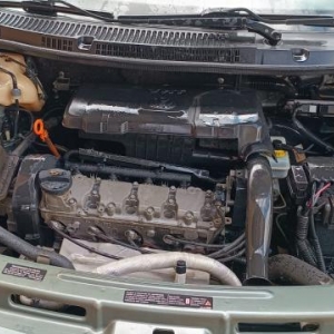 LOTE 002 - VW/Gol 1.0, placa HIE 8I42, cinza, ano/modelo 2011/2012