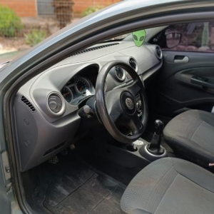 LOTE 002 - VW/Gol 1.0, placa HIE 8I42, cinza, ano/modelo 2011/2012