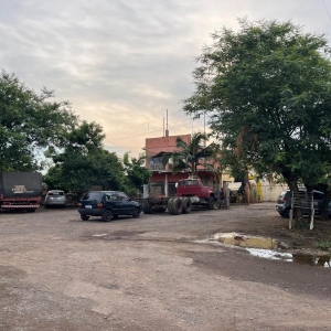 LOTE 005 - Direitos e ações, dois prédios comerciais e mais uma residência de alvenaria, alguns galpões de madeira, RST-453, Venâncio Aires/RS