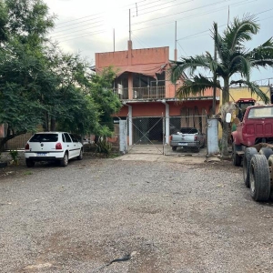 LOTE 005 - Direitos e ações, dois prédios comerciais e mais uma residência de alvenaria, alguns galpões de madeira, RST-453, Venâncio Aires/RS