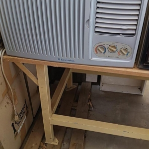 LOTE 007 - Ar-condicionado de parede, marca Electrolux, de 10 mil BTUs