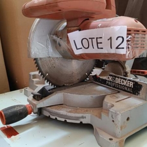 LOTE 015 - Serra de bancada, Makita MLT 100