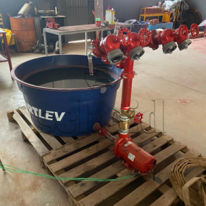 LOTE 003 - Máquina de teste de mangueira hidrostática WEG, tanque de água de 1.000 litros acoplado