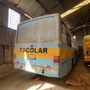 LOTE 016 - Ônibus VW / 16.180 CO, ano/modelo 1996/1996, placa IEP7758. Avaliado em R$ 2.600,00.