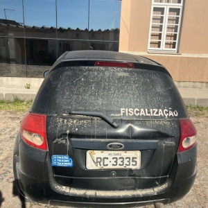 LOTE 020 - Veículo Ford Ka Flex, ano/modelo 2010/2011, placa IRC3335. Avaliado em R$ 2.600,00.