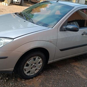 LOTE 003 - I/Ford Focus 1.6 Flex HA, placa IQA 9641, prata, ano/modelo 2009
