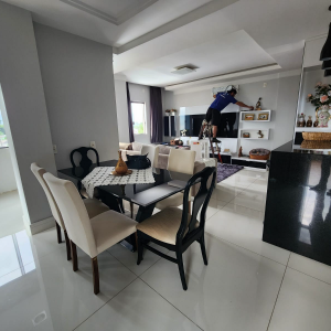 LOTE 001 - Apartamento n° 502 com área real privativa de 174,42m² + Box de Estacionamento n° 103 com área real privativa de 33,83m²,  localizados no Edifício Solar de Fátima, sito a Rua 21 de Abril, n° 398, Roca Sales/RS