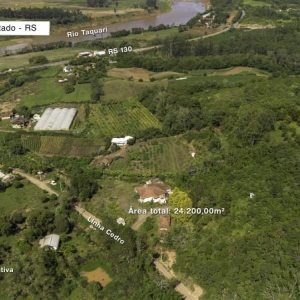 LOTE 001 - Área de 24.200,00m², contendo um pavilhão industrial com aproximadamente 617,25m² e um escritório com aproximadamente 140,00m², situada na Linha Cedro, Palmas, Encantado/RS
