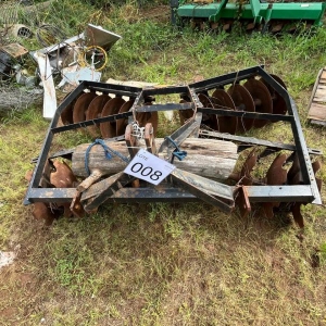 LOTE 008 - Grade Agrícola H1 24 Discos x 20". Avaliada em R$ 9.600,00.