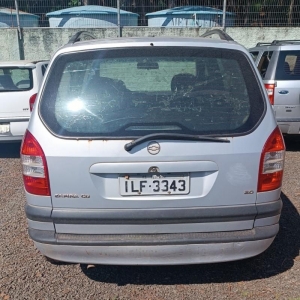 LOTE 006 - GM/Zafira CD, placa ILF 3343, prata, ano/modelo 2003