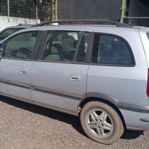 LOTE 006 - GM/Zafira CD, placa ILF 3343, prata, ano/modelo 2003