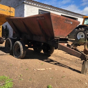 LOTE 02 -  01 (uma) carreta distribuidora de calcareo, marca JAN, modelo 5000