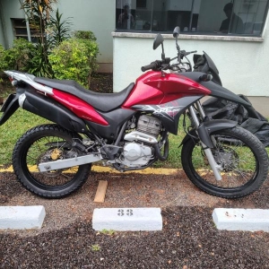 LOTE 002 - Honda/XRE 300