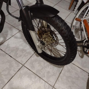 LOTE 002 - Honda/XRE 300