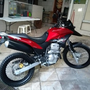 LOTE 002 - Honda/XRE 300