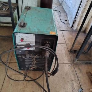 LOTE 011 - Máquina de solda Balmer Vulcano MIG 280
