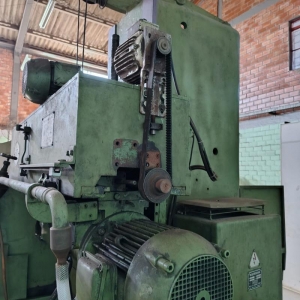 LOTE 005 - Máquina Retífica Plana Transversal