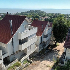 LOTE 789/2025 - Leilão de 11 casas em Condominio fechado em Porto Alegre/RS