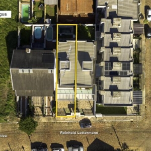 LOTE 001 - Sobrado Residencial de Alvenaria n° 01, com área real privativa e área real total de 165,94m², no CONDOMÍNIO RESIDENCIAL ESTEVÃO, localizado na Rua Reinhold Lottermann, n° 850, bairro Moinhos D’Água, Lajeado/RS