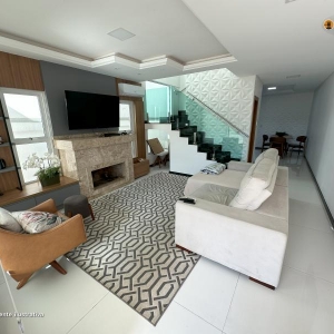 LOTE 001 - Sobrado Residencial de Alvenaria n° 01, com área real privativa e área real total de 165,94m², no CONDOMÍNIO RESIDENCIAL ESTEVÃO, localizado na Rua Reinhold Lottermann, n° 850, bairro Moinhos D’Água, Lajeado/RS