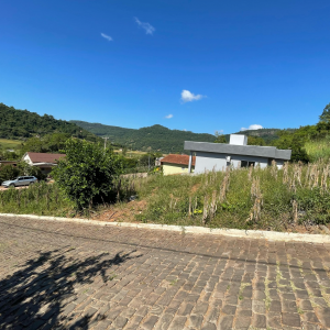 LOTE 002 - Área de 364,97m², sem benfeitorias, situada na Rua Júlio Tombini, bairro Barra do Guaporé, Encantado/RS
