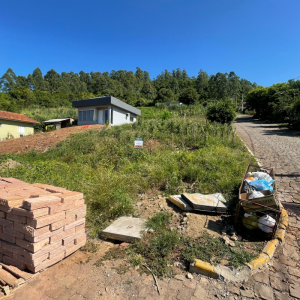 LOTE 002 - Área de 364,97m², sem benfeitorias, situada na Rua Júlio Tombini, bairro Barra do Guaporé, Encantado/RS